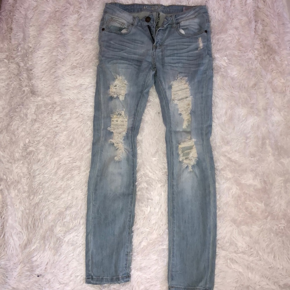 Light Wash Ripped Skinny Jeans